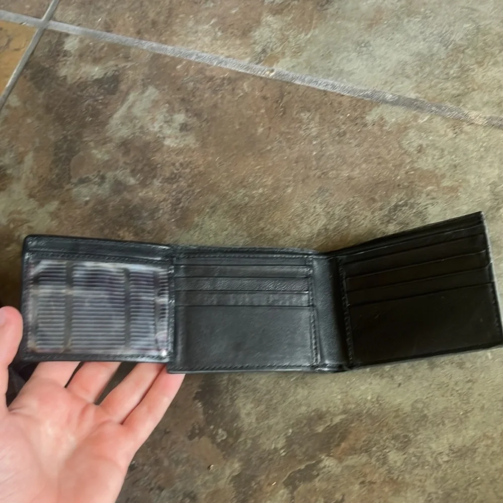 Kennith Cole reaction black, genuine leather, wallet